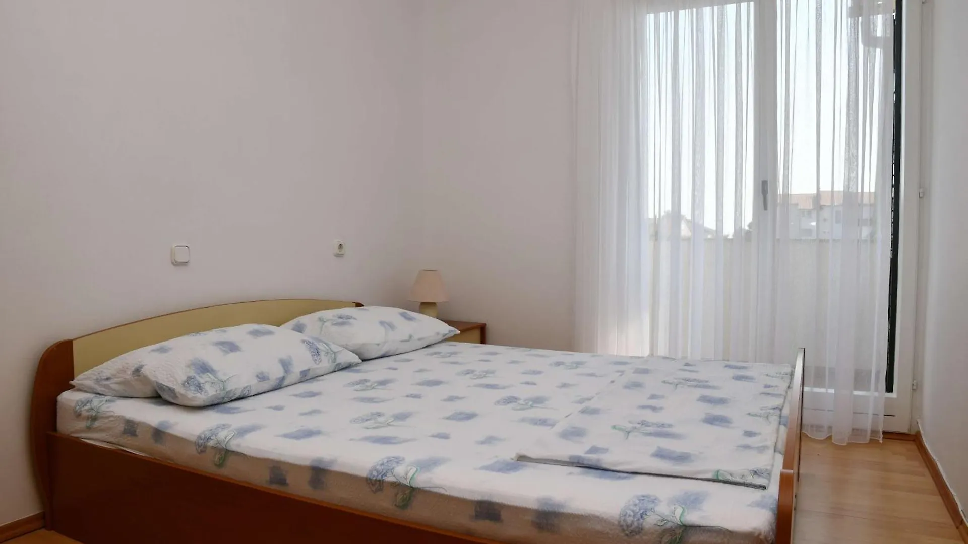 Apartments With A Parking Space Banjol, Rab - 23240 Rab Town 0*,  Croácia